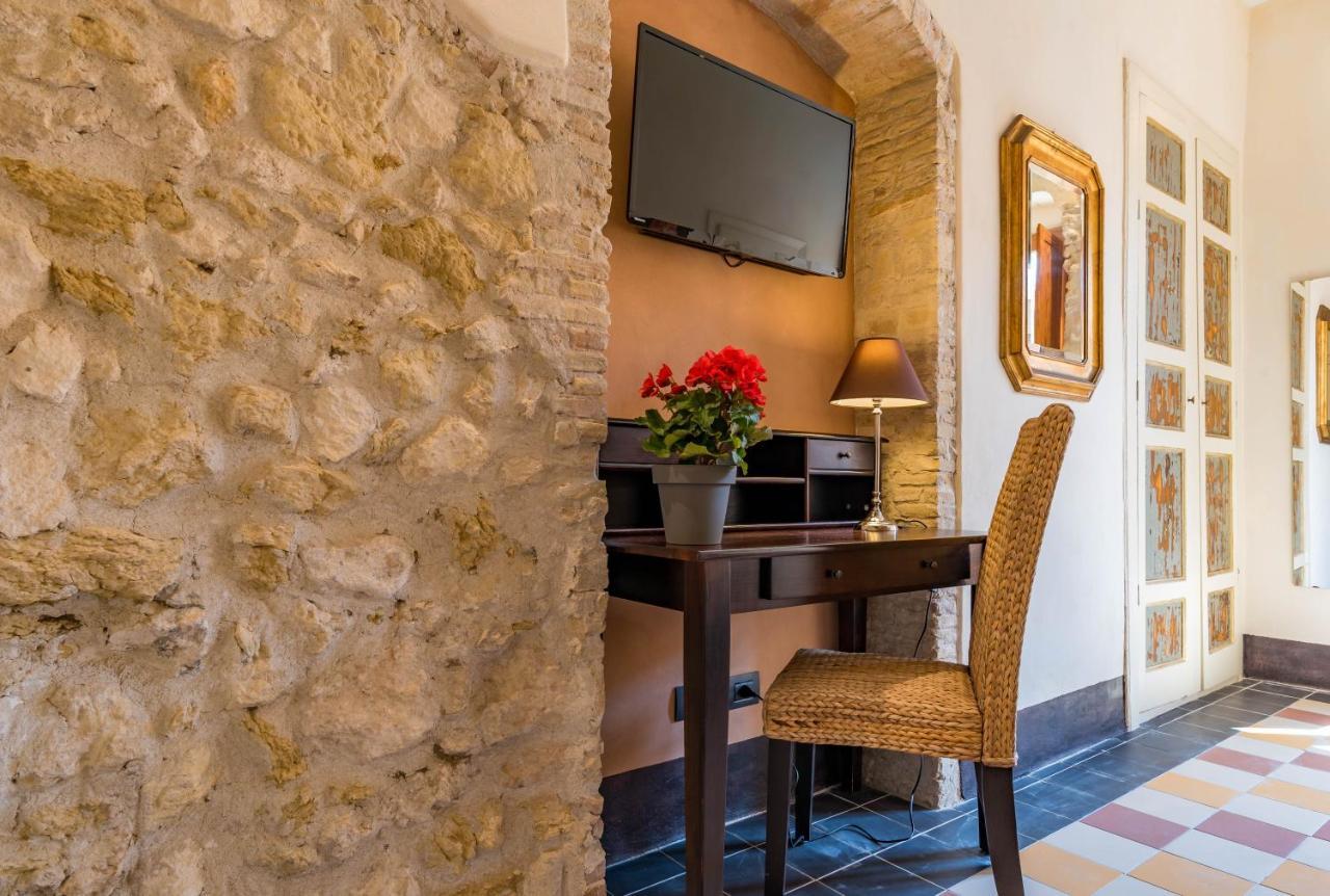 Double or Twin Room Private Bathroom