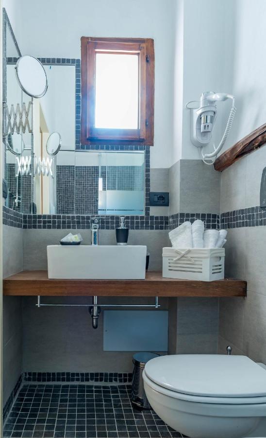 Double or Twin Room Private Bathroom