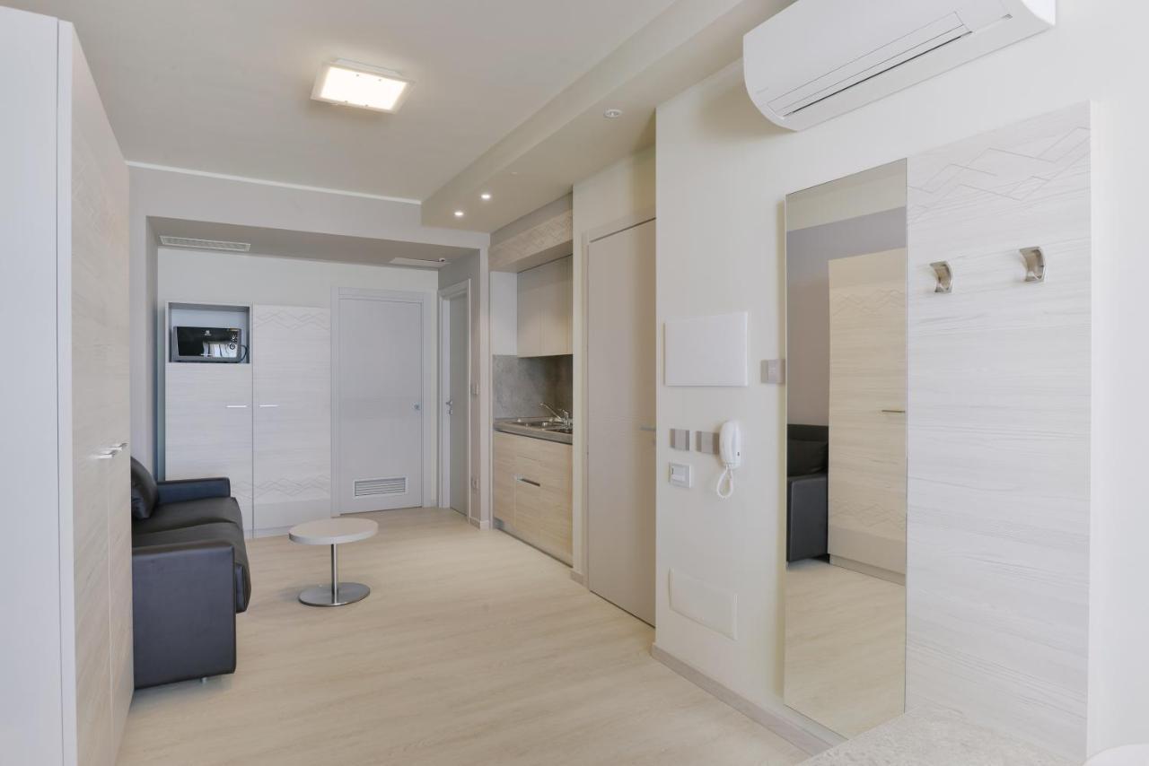 Superior One Bedroom Apartment with Terrace and Sea View and Jacuzzi