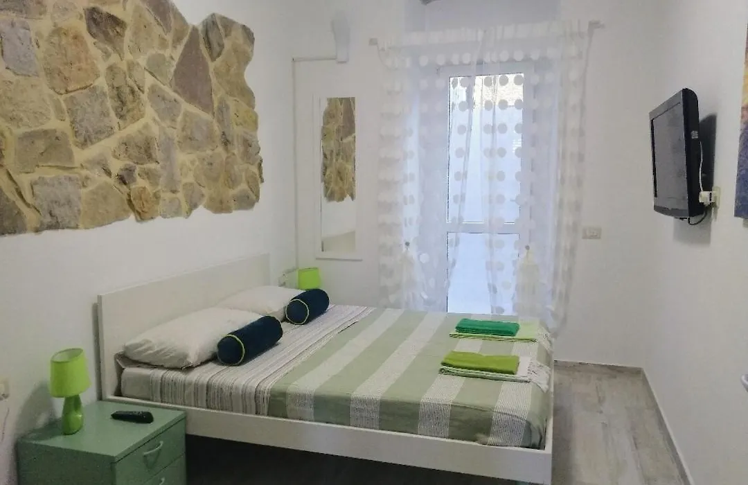 Green And Orange Rooms-1