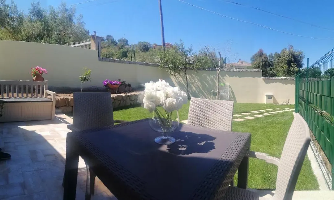 La Locandina-1