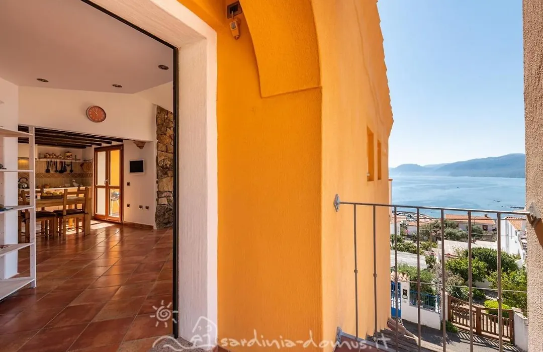 Casa Con Vista Mare-1
