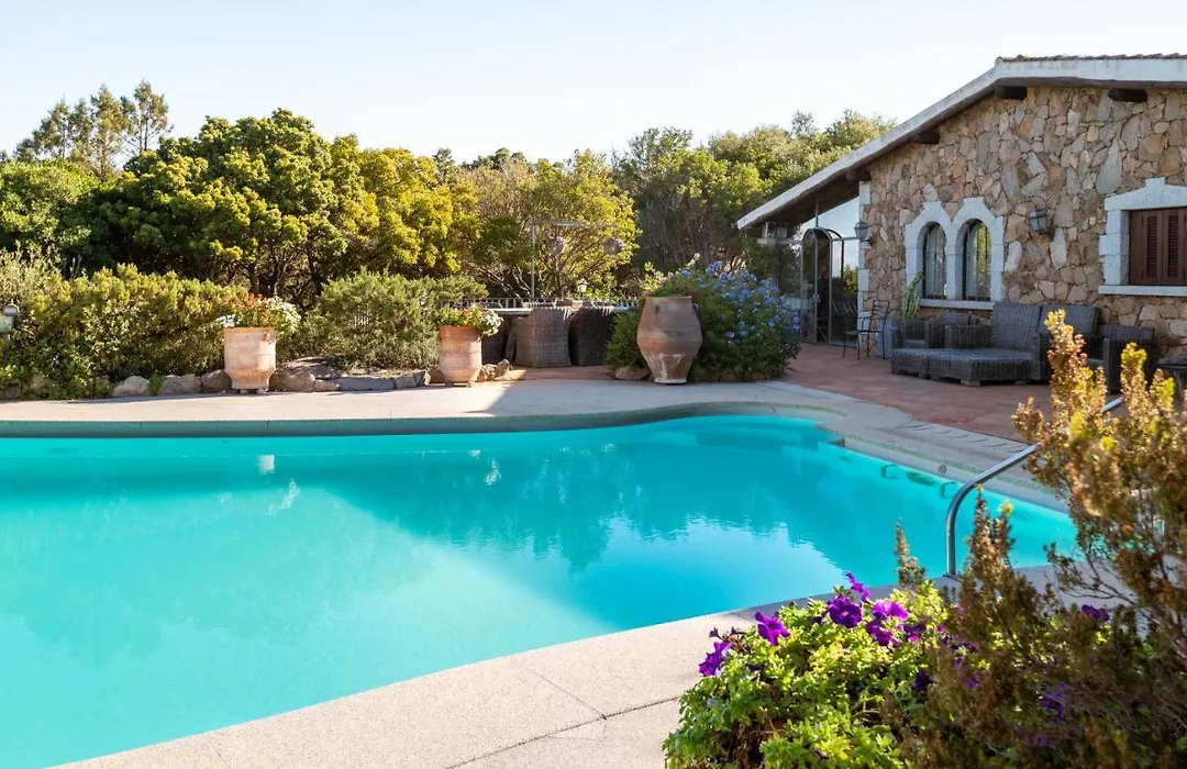 Esclusiva Villa Con Piscina-1