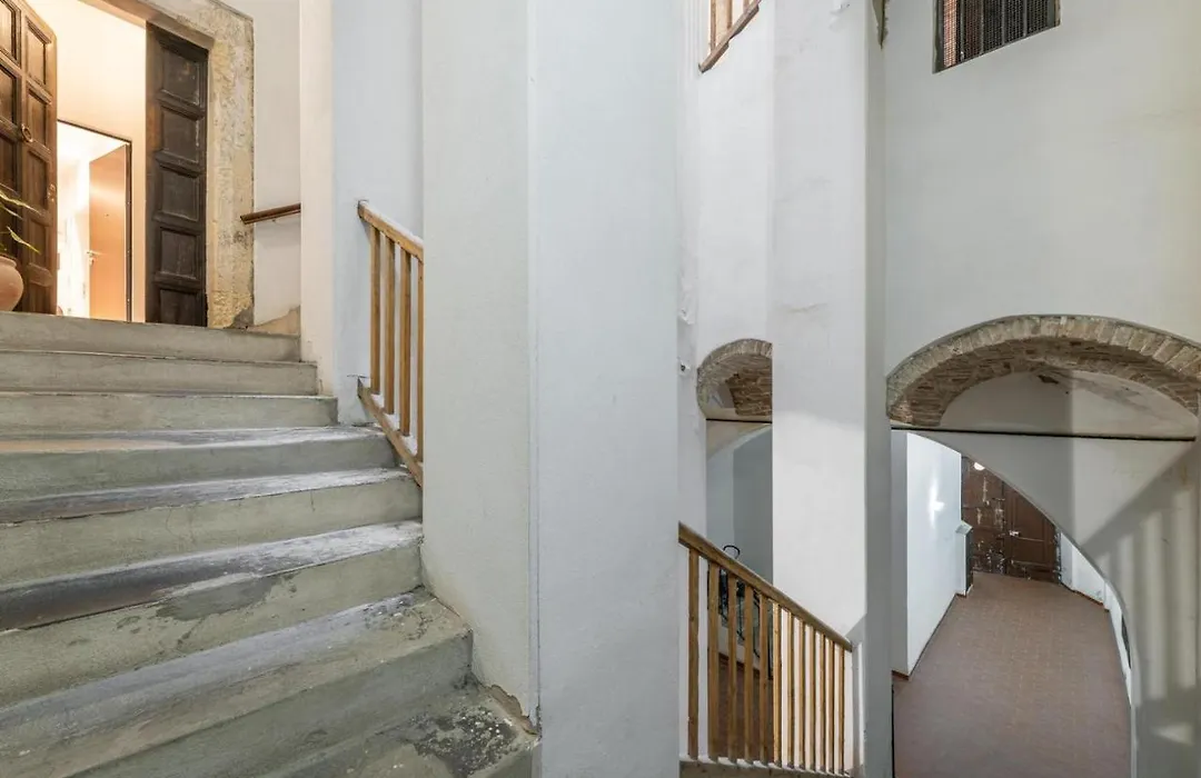 Borro Palace Apartment In The Historic Center-1