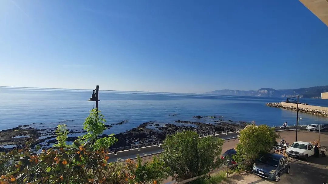 Holiday Home View On The Sea-1