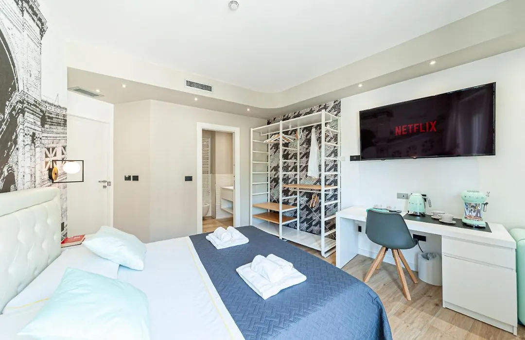 Eleonore Elegant Room Suite Cagliari-1