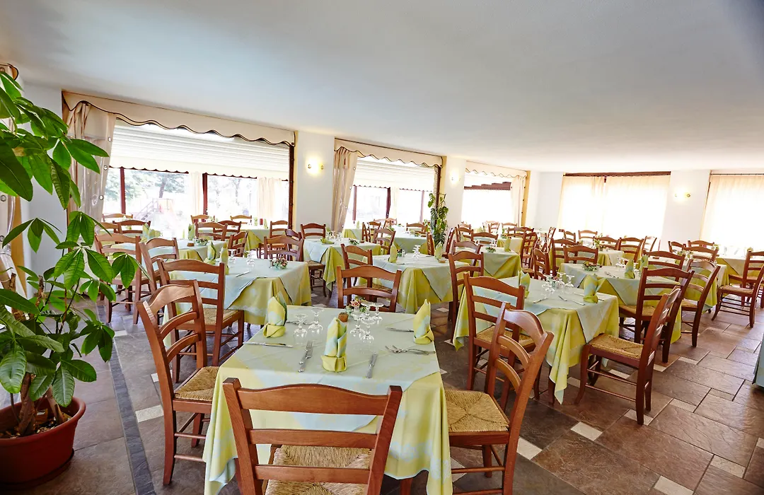 Hotel Cala Mirto-1