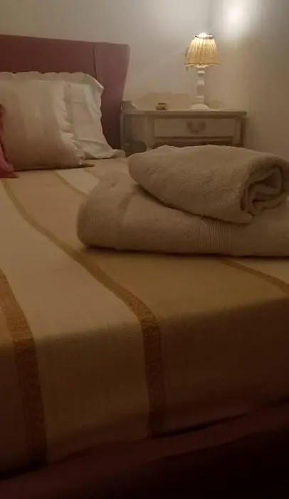 B&B Leo'S-1