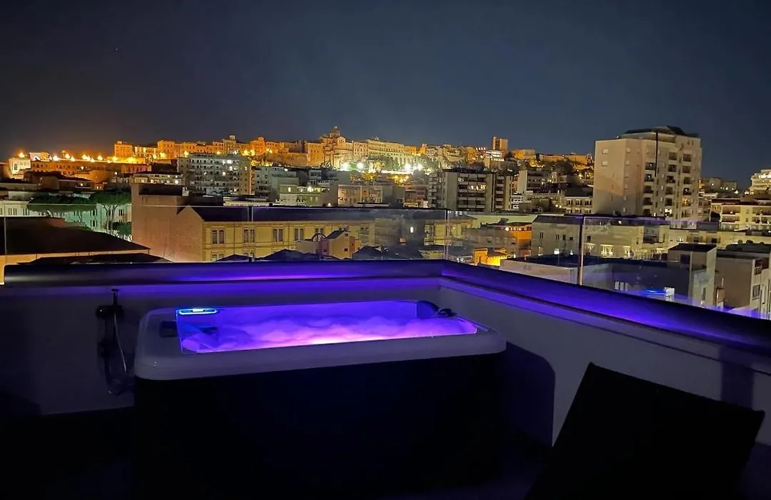 18 Dante Luxury Suites-1