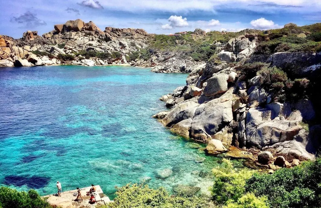 Room In Guest Room - Wanderful Sardinia - Room For Rent-1