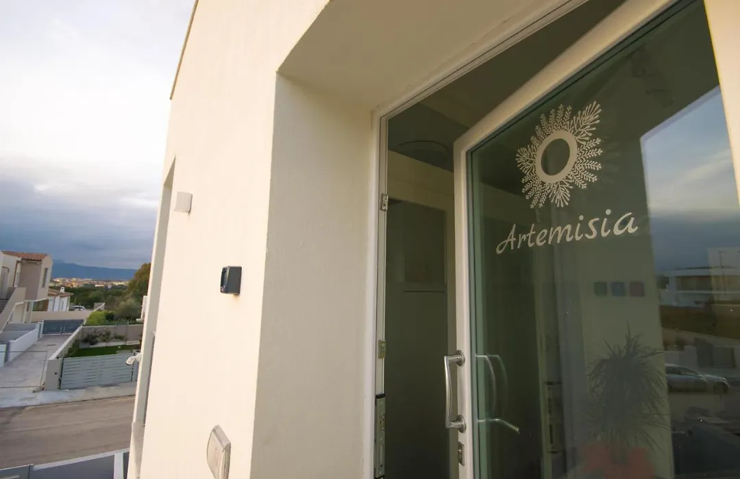 Artemisia Home-1