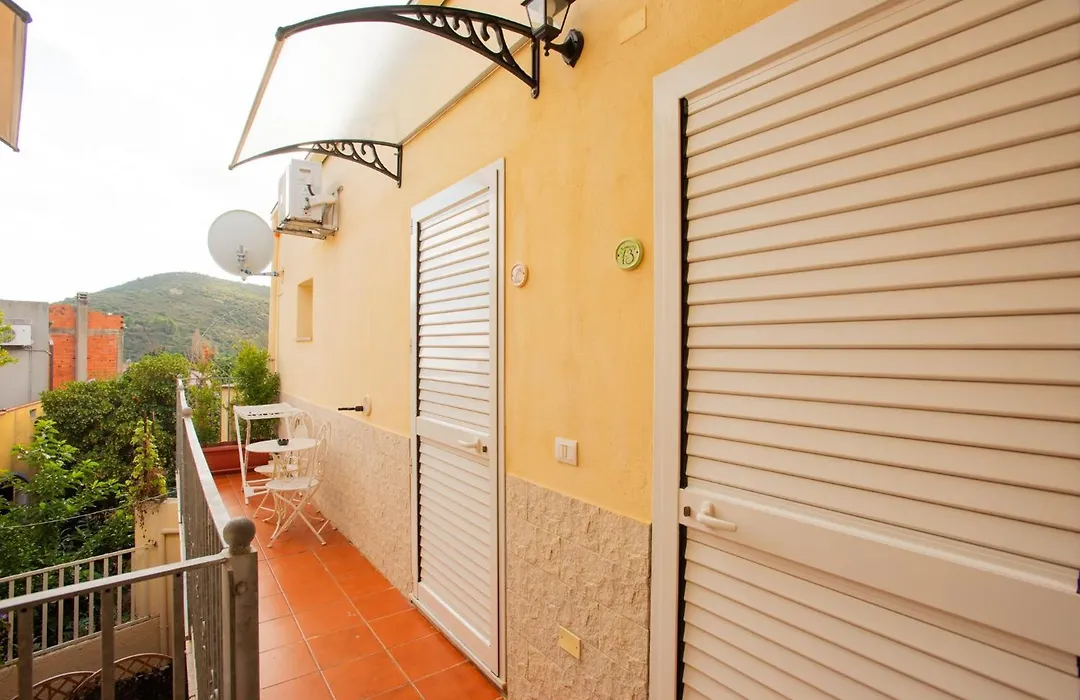 Affittacamere LE RONDINI-1