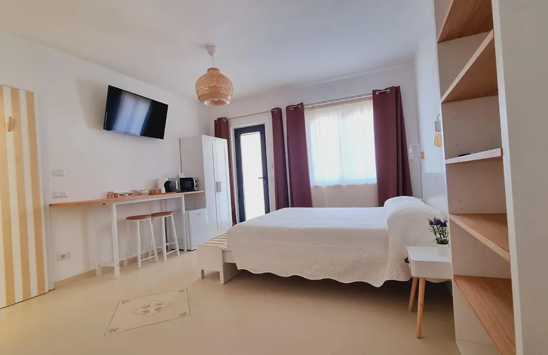 Lotto 16 - Guest House-1