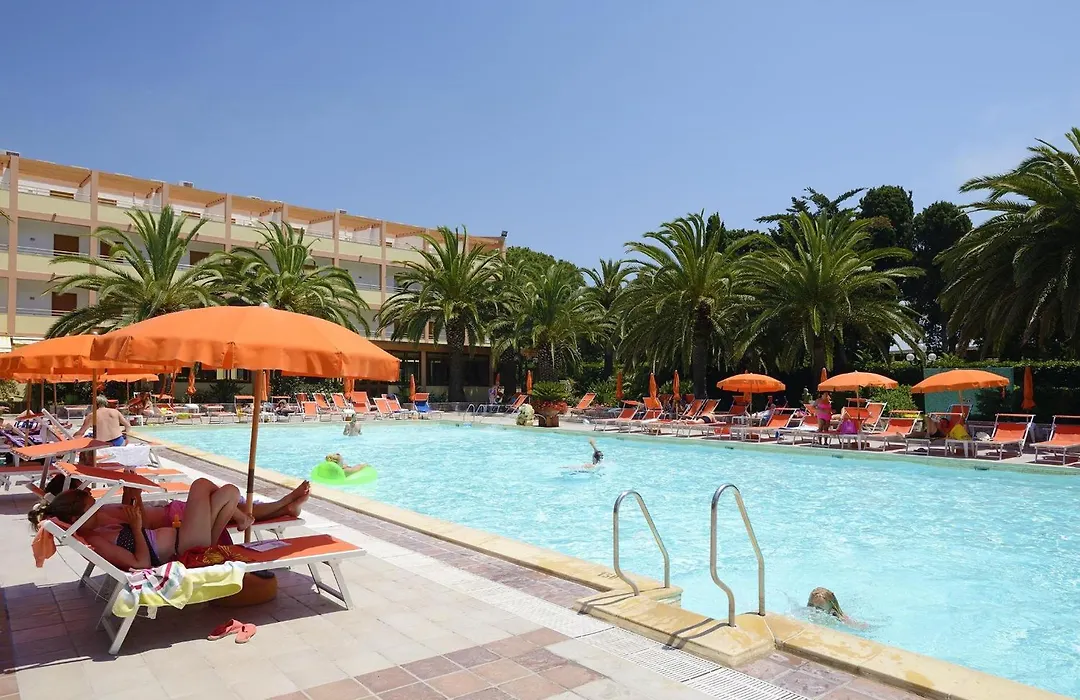 Hotel Oasis-1