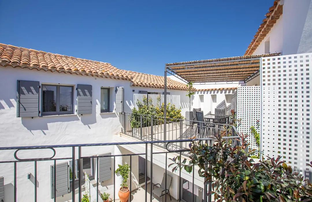 Domu Qirat - Authentic Rooms With Private Terraces-1