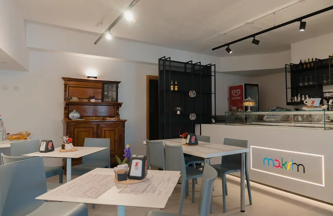 Rooms, Affittacamere Maksim-1