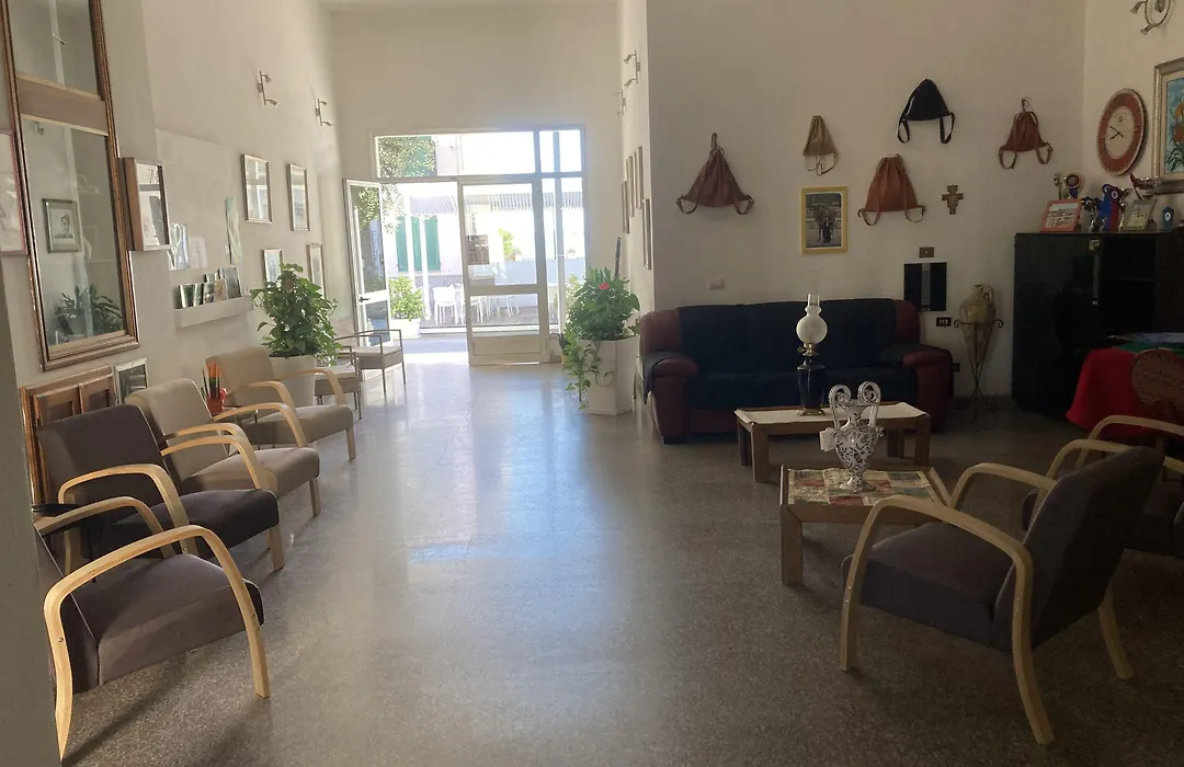 Hotel L'Ancora-1