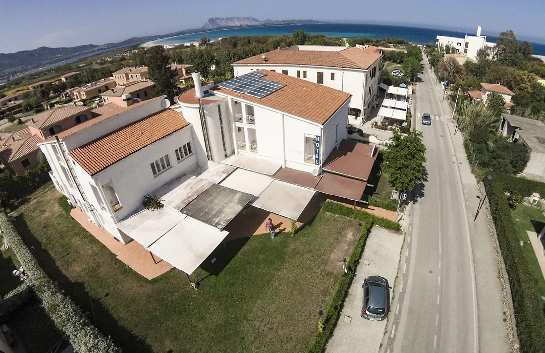 Hotel Al Faro-1