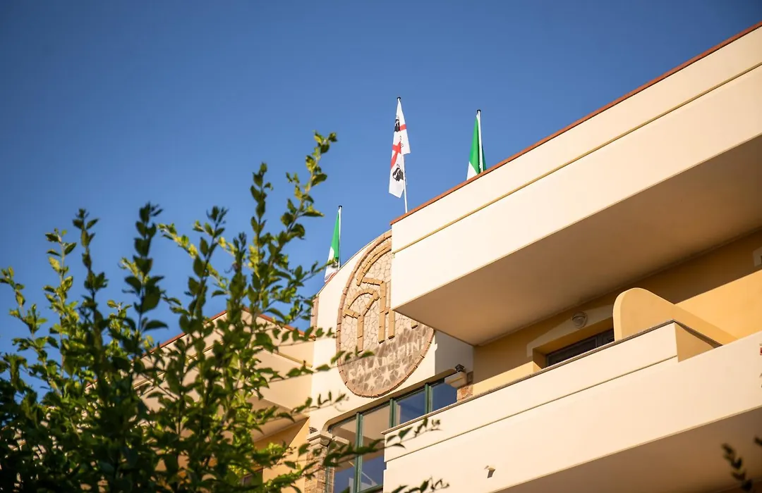 Hotel Cala Dei Pini-1