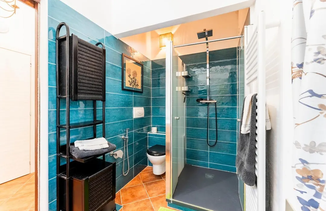 Guest House Villa Verde - Short Term Room Rentals-1
