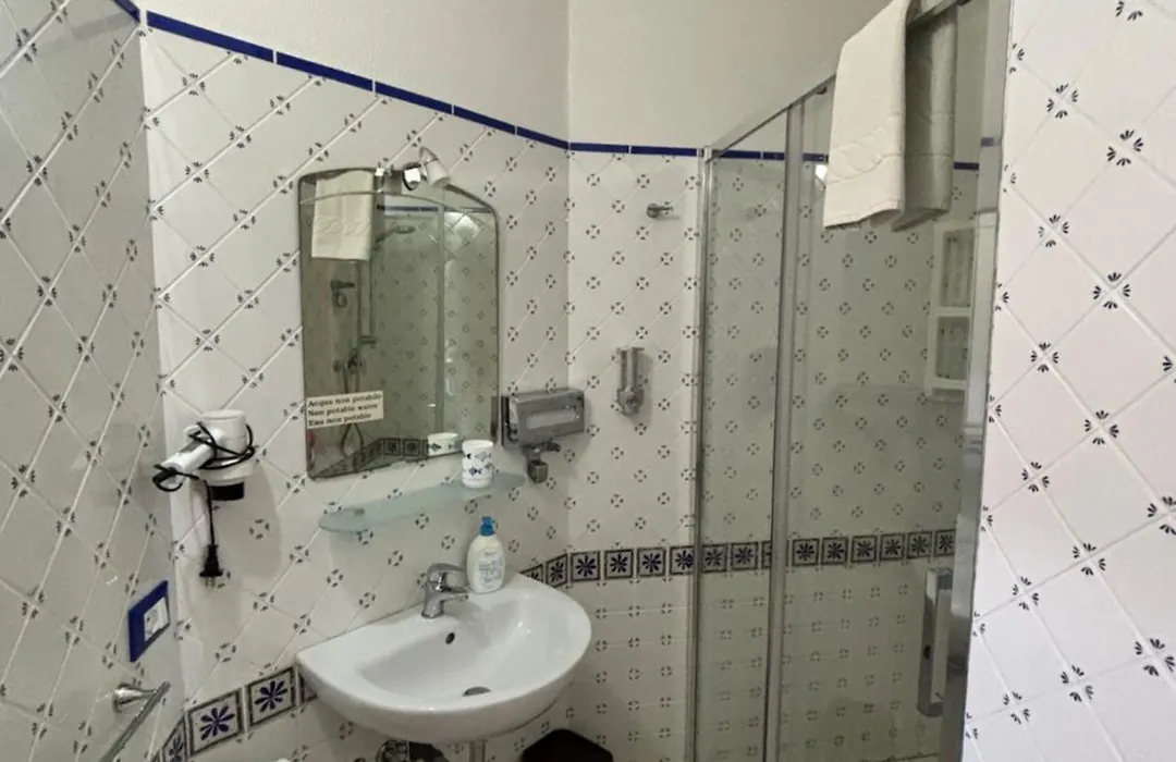 Petite Maison - Petits Appartements-1