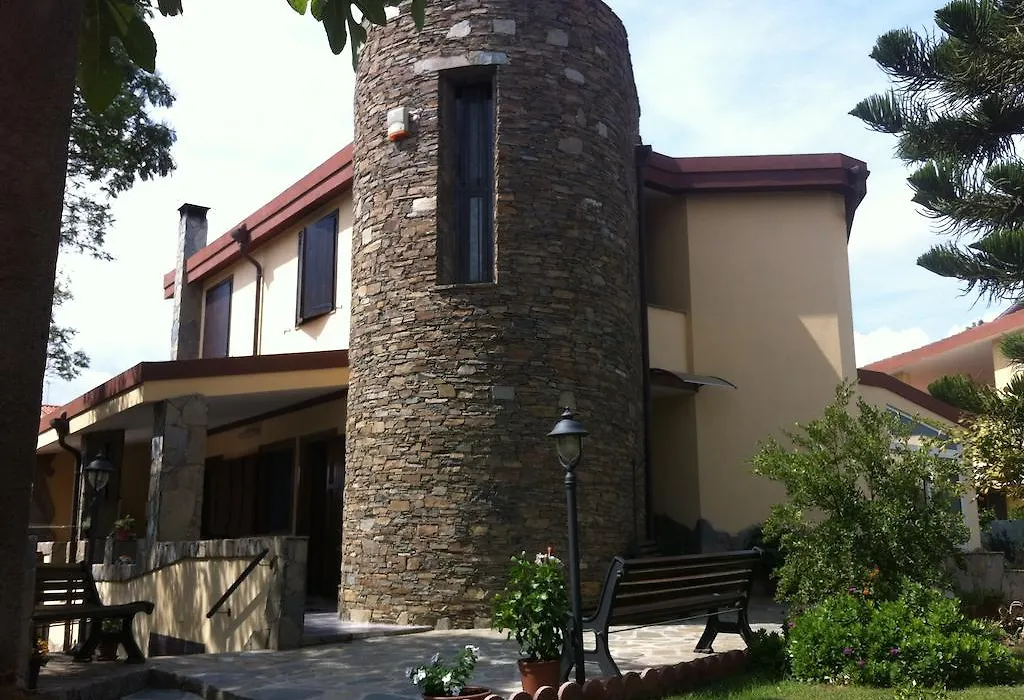B&B Hibiscus-1