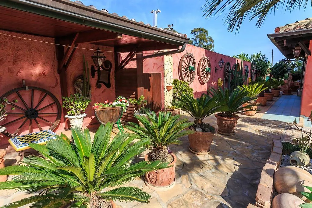 Casa Vacanze Villa Flumini-1