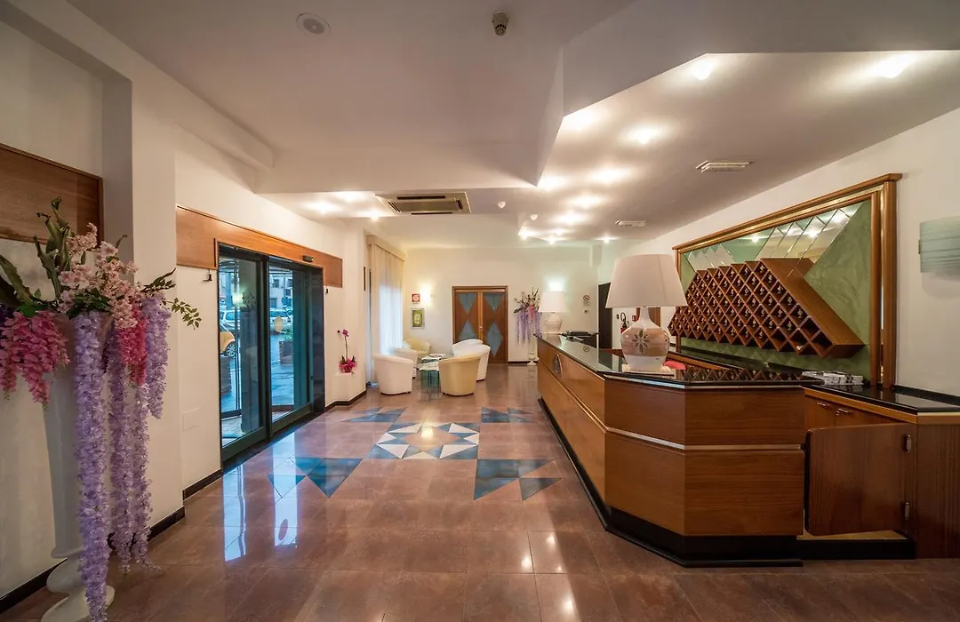 New Petit Hotel-1