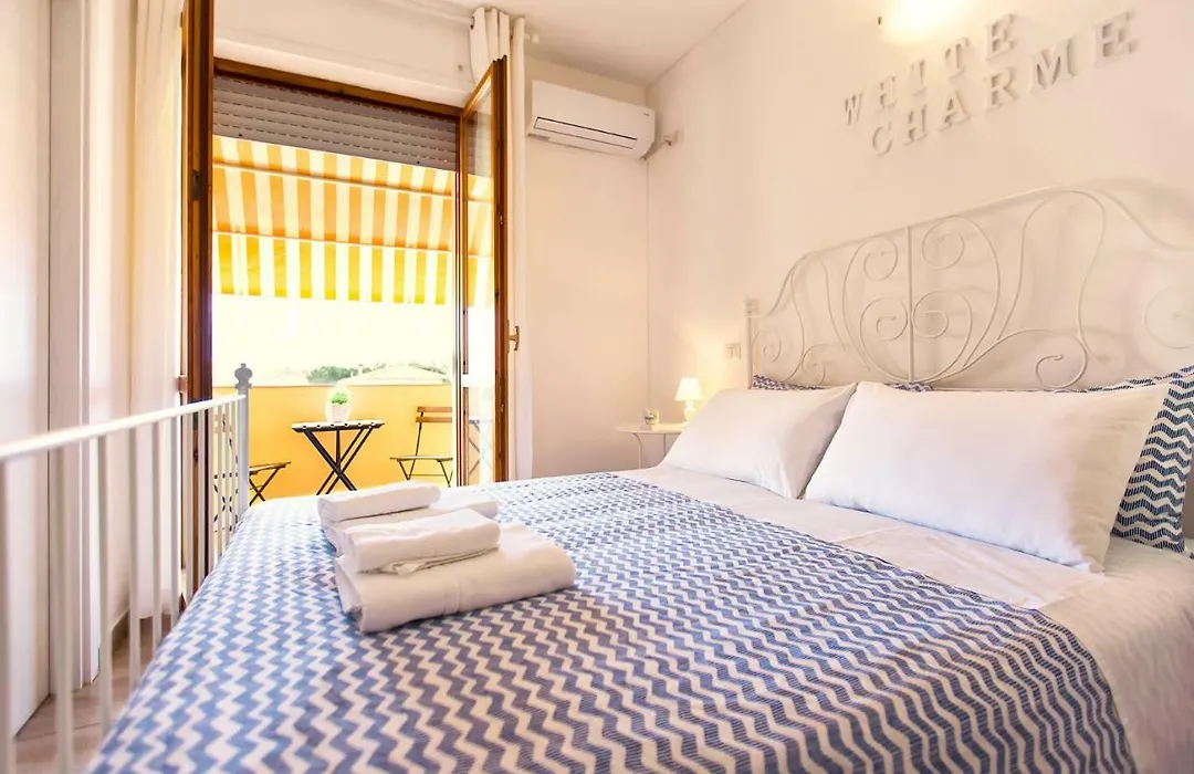 White Charme Rooms -Self Check In--1