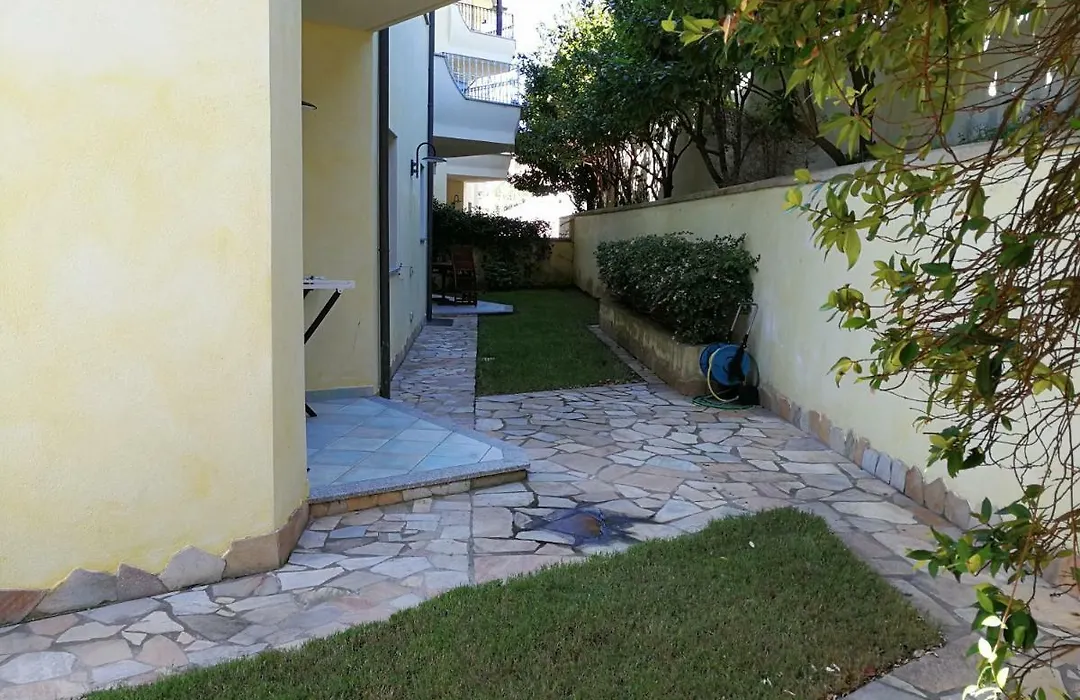 Splendido Appartamento Con Giardino A Santa Teresa-1
