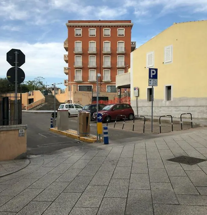 Via Acquedotto N. 66, Condominio "Le Piramidi"-1