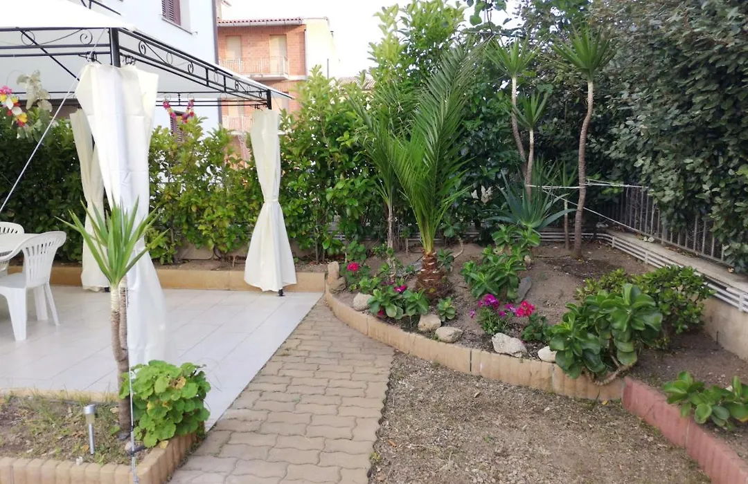 Valevalehome - Home Gallery With Fully Equipped Kitchen, Reserved Parking, Big Garden-1