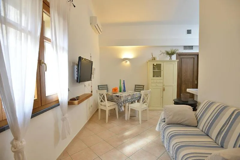 Izzhome Vittorio Emanuele-1