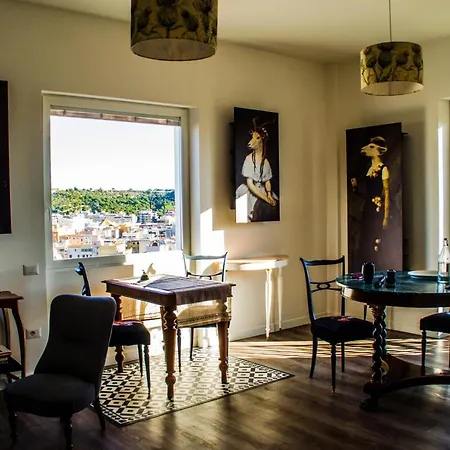 Eleventh Floor Suites-3