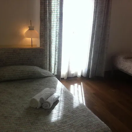 Town & Country Guest House B&B-3