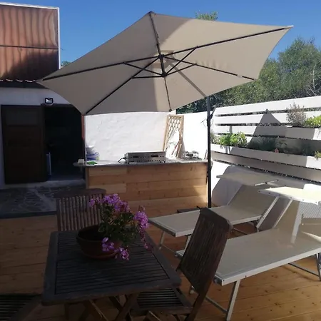 Flamingo Guest House- Rooms-3