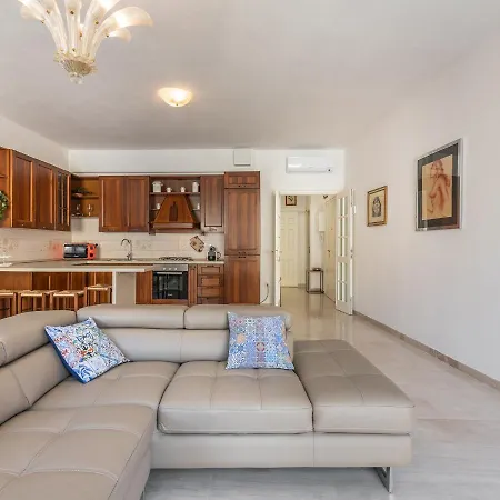 Estay - Apartment On Shopping Street-3