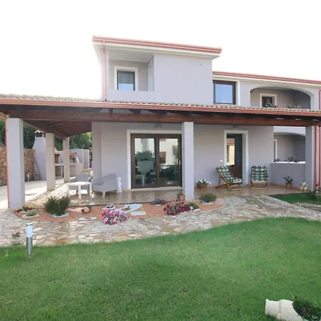 Ajo' A Mulinu Teulada Guest Rooms-3