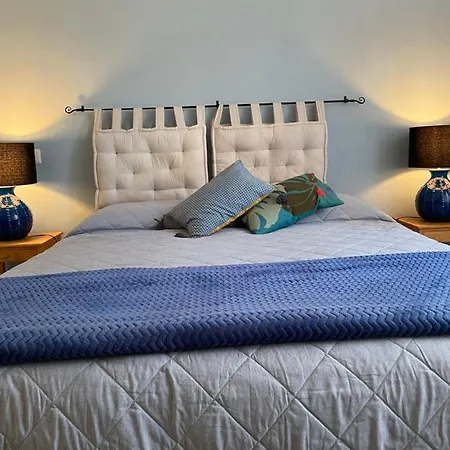 Iola Rooms - Q9416-2
