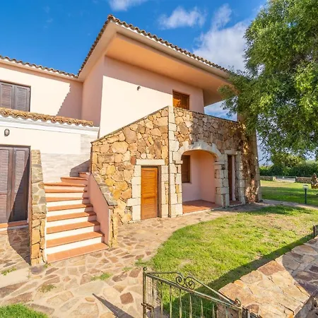 Iss Travel, Pedra Rosa 2 Bedroom Apartments With Private Terrace And Air Conditioning-3