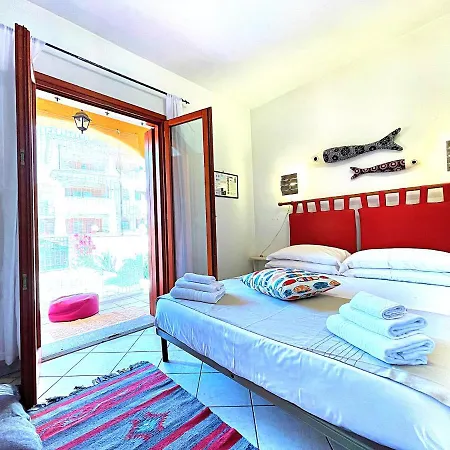 Casa Quasimodo, Con Patio E Giardino Privato-2