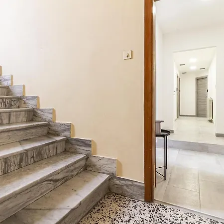 Halloggio Sassari Economy 4P no elevator-3