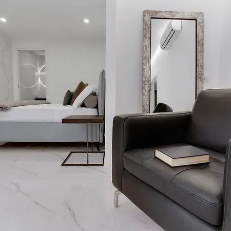 Caralis Suites Rooms-2