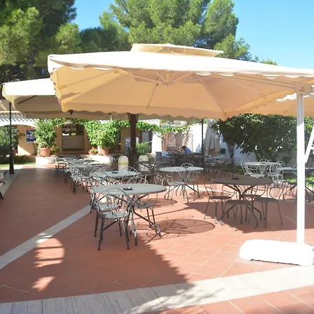 Porto Pino Club-3
