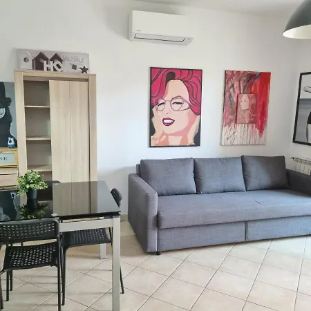 Valevalehome - Home Gallery With Fully Equipped Kitchen, Reserved Parking, Big Garden-2