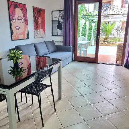 Valevalehome - Home Gallery With Fully Equipped Kitchen, Reserved Parking, Big Garden-3