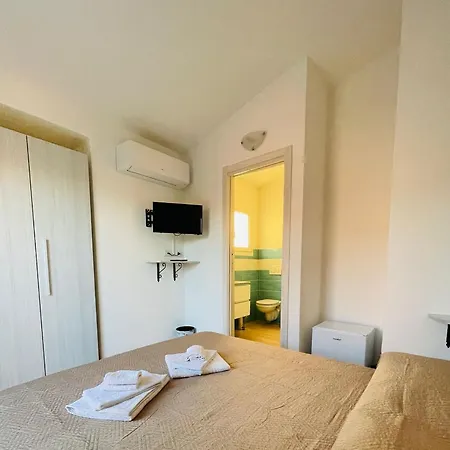 Chrisso Rooms Affittacamere-2