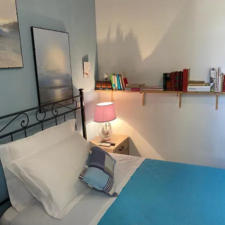 Iola Rooms - Q9416-3