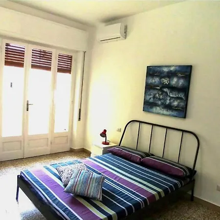 Akinas Rooms-3