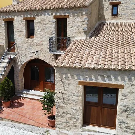 La Corte Dei Baroni-3